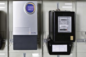 Moderner Smart-Meter neben altem Stromzähler, Quelle: EnBW Moderner Smart-Meter neben altem Stromzähler, Quelle: EnBW