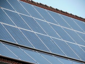 Mieterstrom Leitfaden des BSW-Solar informiert über Besonderheiten und Herausforderungen