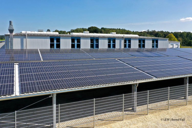 Photovoltaikanlage Parkplatz Renner Etikettiertechnik
